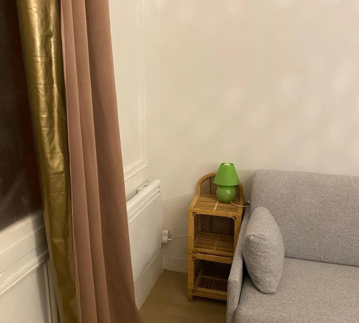 Loge, Studio Facing Gare Du Nord Париж